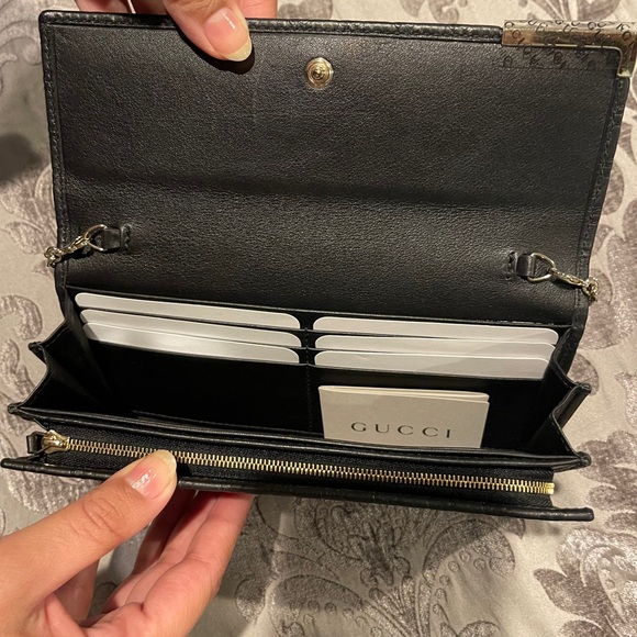 Black Gucci wallet on a chain - Picture 6 of 10